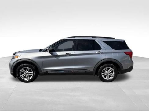 Used 2021 Ford Explorer XLT RWD image 12