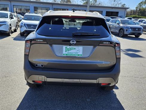 New 2026 Nissan Kicks SV w/ SV Premium Package image 8