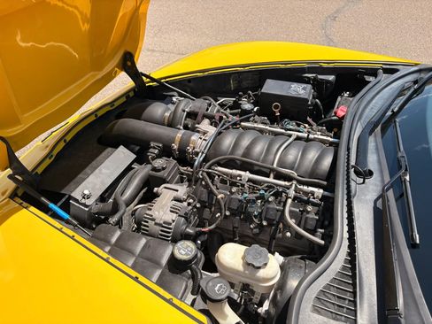 Used 2010 Chevrolet Corvette Grand Sport w/ Preferred Equipment Group RWD image 24