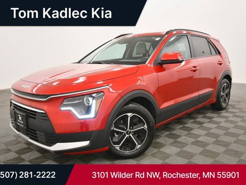 Certified 2025 Kia Niro EX image 1