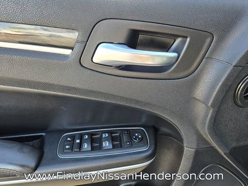 Used 2022 Chrysler 300 Touring w/ Sport Appearance Package image 20