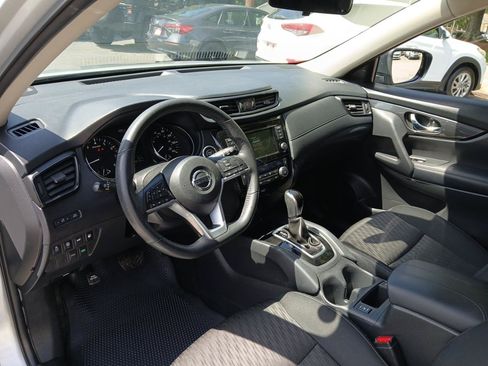 Used 2019 Nissan Rogue SV FWD image 18
