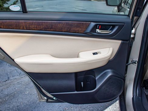 Used 2016 Subaru Outback 2.5i Limited image 16