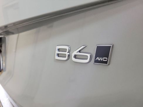 Used 2025 Volvo XC90 B6 Plus AWD/4WD image 8