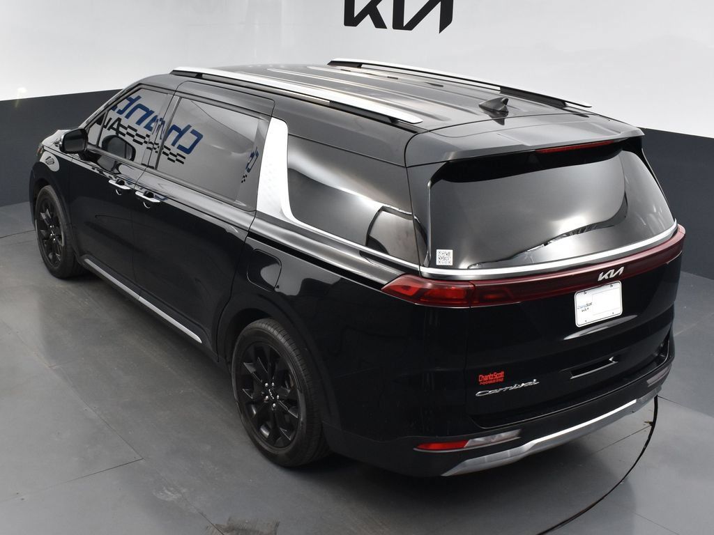 Used 2022 Kia Carnival SX FWD image 12