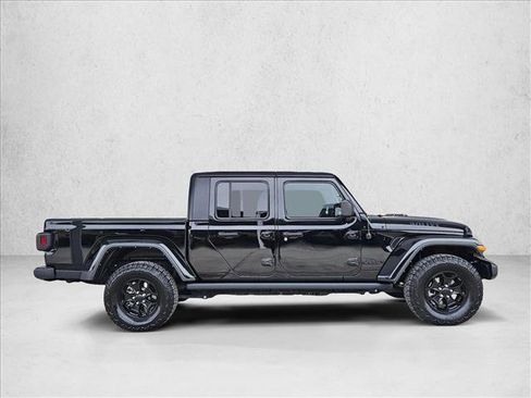 Used 2022 Jeep Gladiator Willys image 4