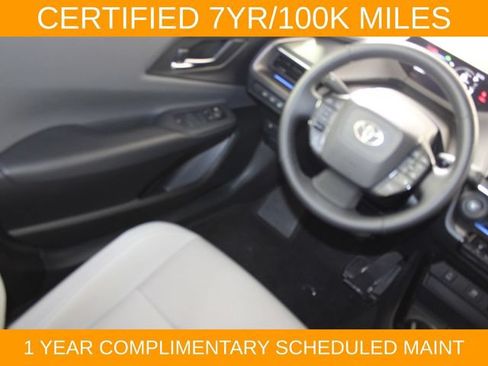 Used 2025 Toyota Prius XLE FWD image 15