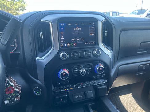 Used 2021 GMC Sierra 1500 SLT w/ SLT Premium Plus Package AWD/4WD image 8