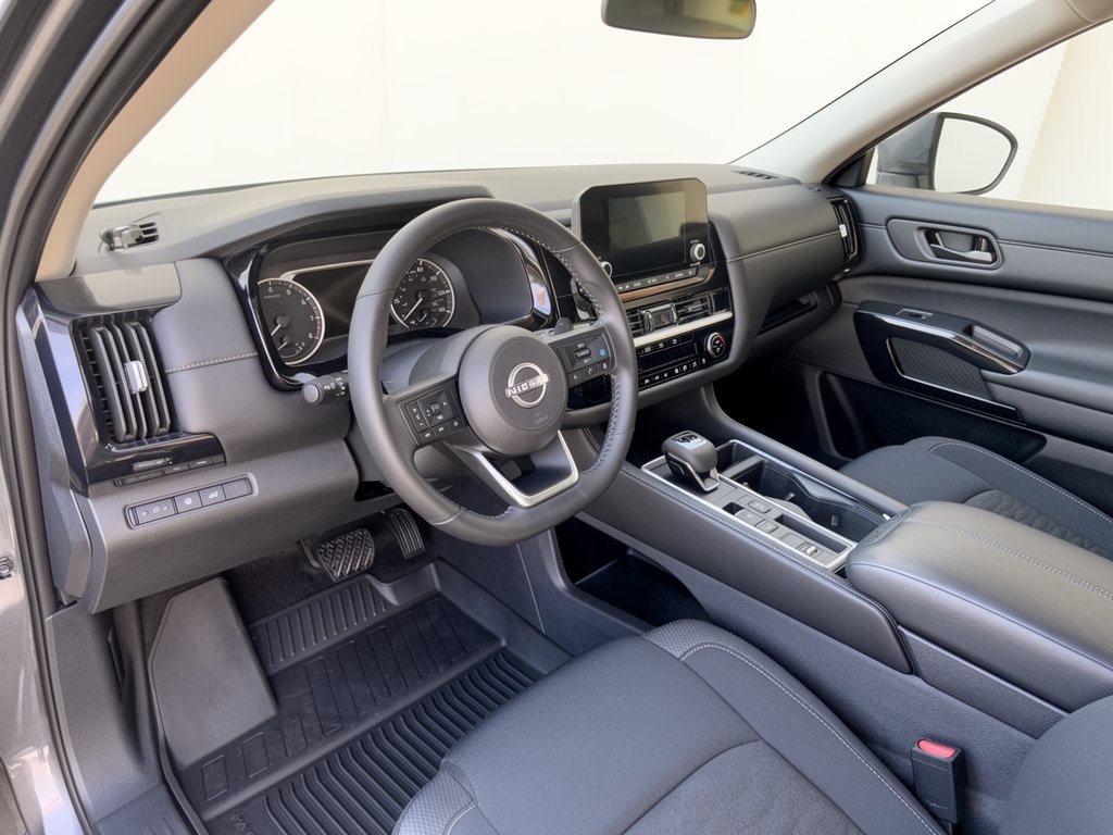 Certified 2025 Nissan Pathfinder SV FWD image 7
