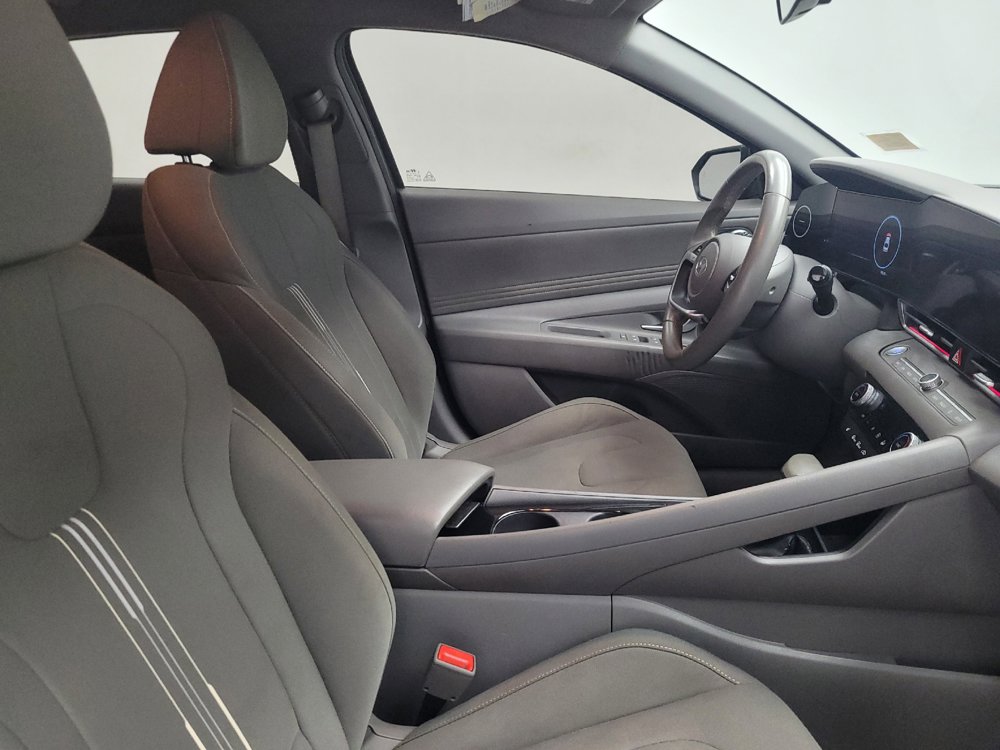 Used 2024 Hyundai Elantra SEL w/ Convenience Package FWD image 21