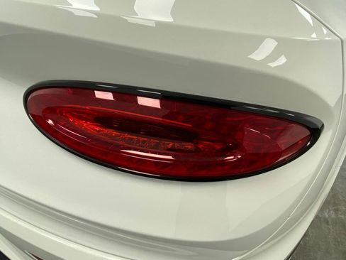 Used 2024 Bentley Bentayga image 14