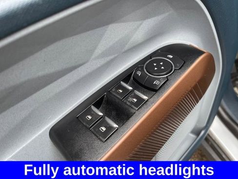 Used 2022 Ford Maverick Lariat w/ Lariat Luxury Package FWD image 11