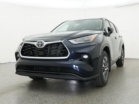 New 2026 Toyota Highlander XLE image 32
