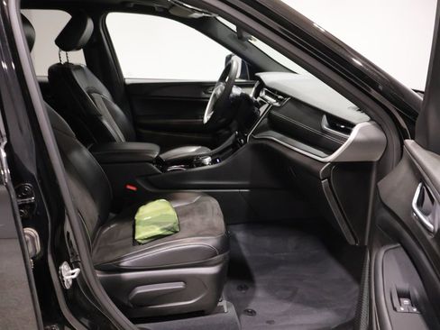 Used 2023 Jeep Grand Cherokee L Laredo image 23