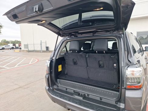 Used 2022 Toyota 4Runner SR5 Premium image 37