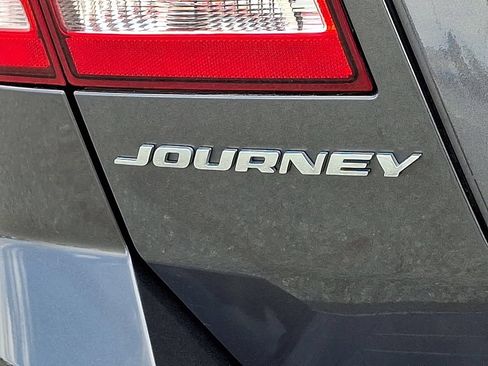 Used 2018 Dodge Journey SE w/ Popular Equipment Group FWD image 29