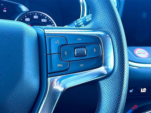 Used 2025 Chevrolet Blazer LT image 28