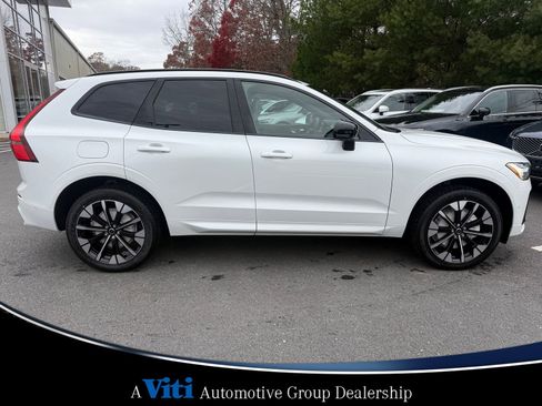 Used 2026 Volvo XC60 B5 Plus w/ Protection Package Premier image 9