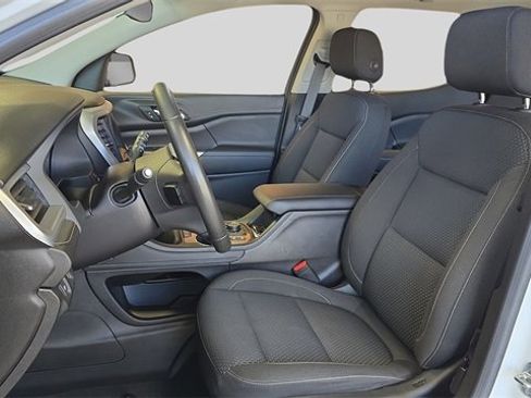 Used 2023 GMC Acadia SLE w/ Driver Convenience Package image 11