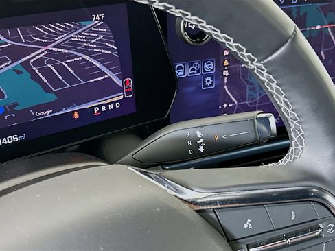 Used 2024 Chevrolet Equinox EV LT image 25