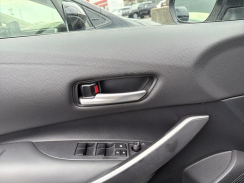 Used 2025 Toyota Corolla SE FWD image 13