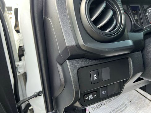 Used 2021 Toyota Tacoma SR AWD/4WD image 23