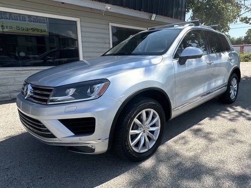 Used 2016 Volkswagen Touareg Sport image 9