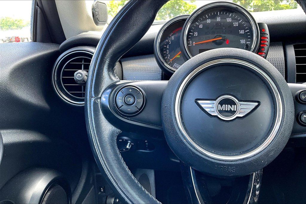 Used 2017 MINI Cooper 2-Door Hardtop FWD image 16