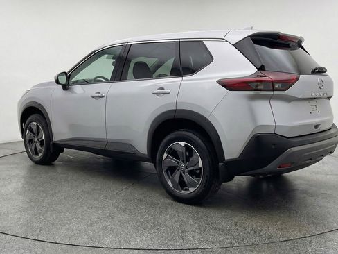Used 2025 Nissan Rogue SV AWD/4WD image 6