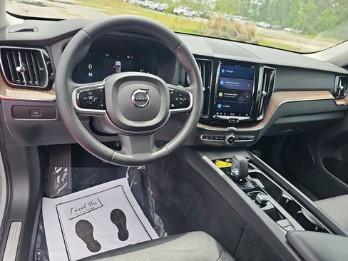 Used 2023 Volvo XC60 B5 Plus w/ Protection Package Premier FWD image 18