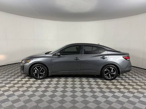 Used 2024 Nissan Sentra SV FWD image 11
