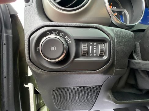 Used 2021 Jeep Wrangler Sport AWD/4WD image 26