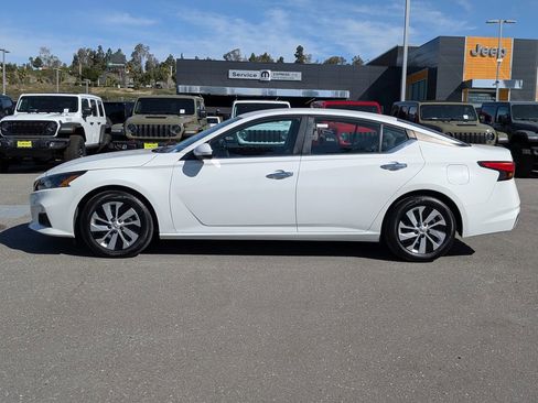 Used 2022 Nissan Altima 2.5 S image 2