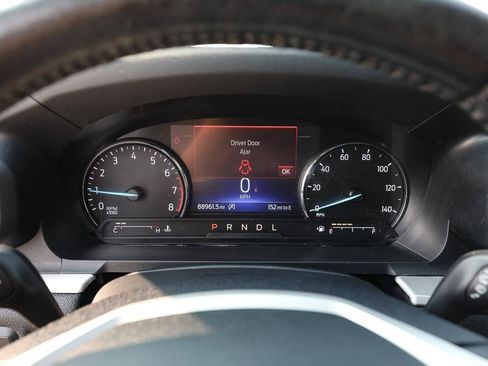 Used 2021 Ford Explorer XLT w/ Equipment Group 202A AWD/4WD image 14