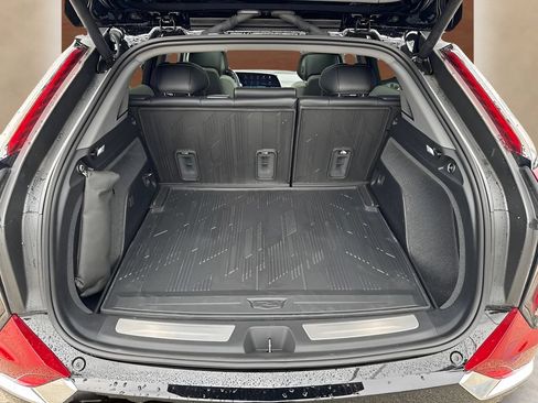 New 2027 Cadillac Optiq Luxury w/ LPO, Floor Liner Package AWD/4WD image 7