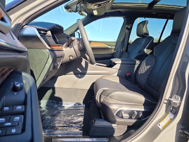 New 2027 Jeep Grand Cherokee Summit AWD/4WD image 24