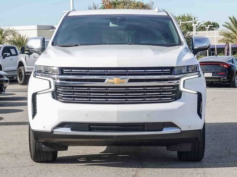 Used 2023 Chevrolet Suburban Premier image 2
