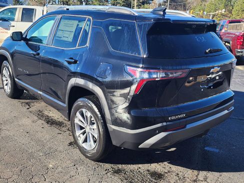 Used 2025 Chevrolet Equinox LT w/ Convenience Package II image 3