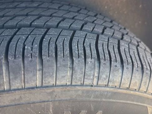 Used 2022 Chrysler Pacifica Touring-L FWD image 13