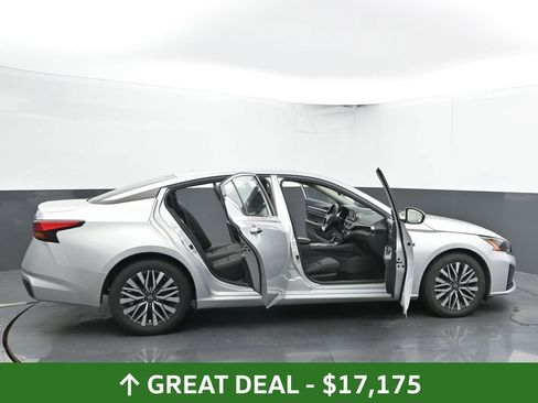 Used 2023 Nissan Altima 2.5 SV image 59