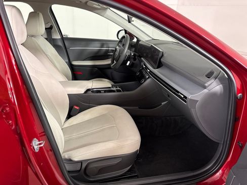Used 2025 Hyundai Sonata SEL FWD image 16