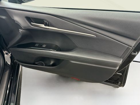 Used 2025 Toyota Camry SE FWD image 33