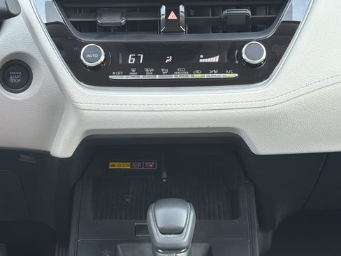 Used 2026 Toyota Corolla Cross LE FWD image 17