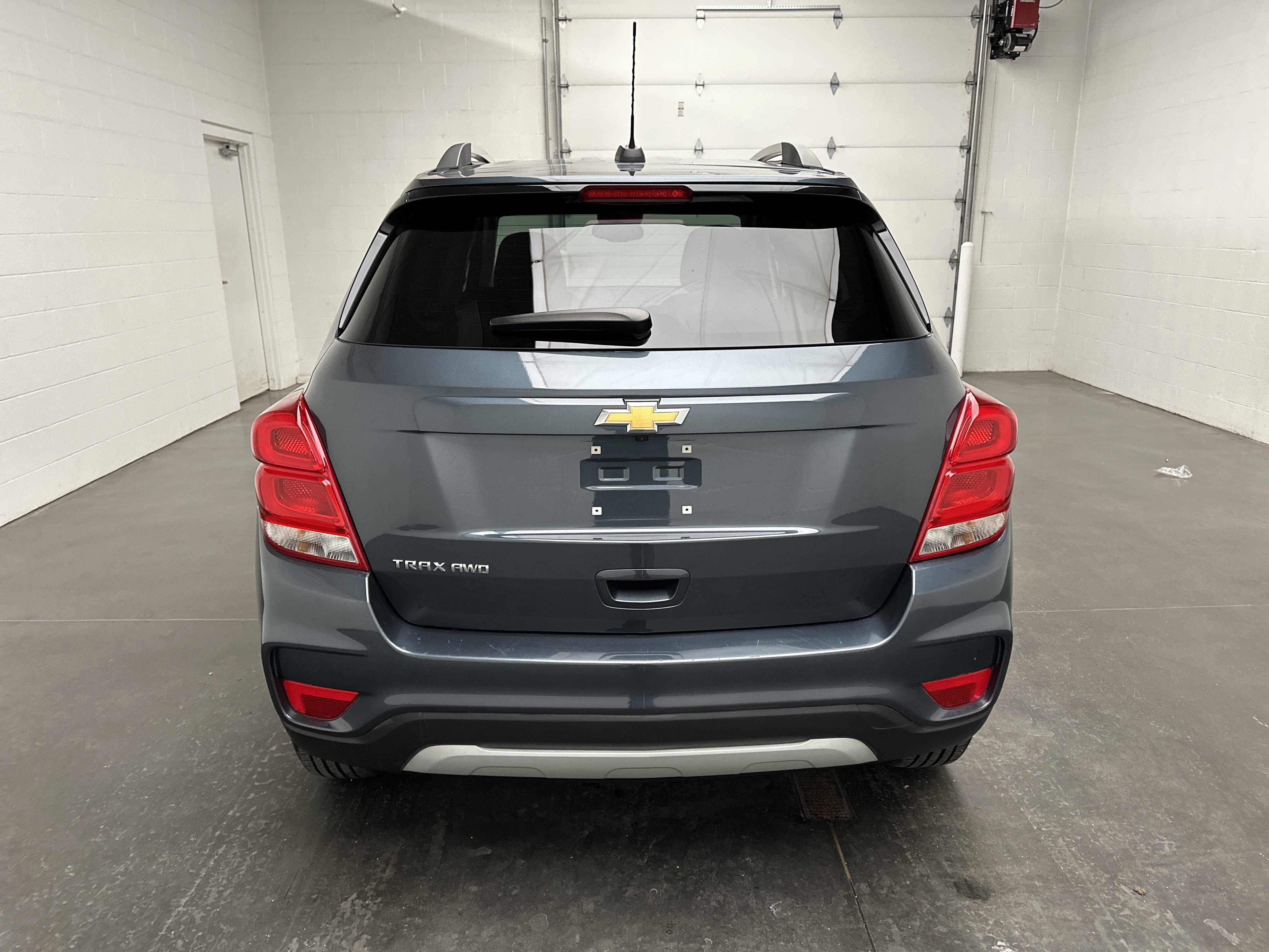 Used 2022 Chevrolet Trax LT w/ LT Convenience Package AWD/4WD image 7