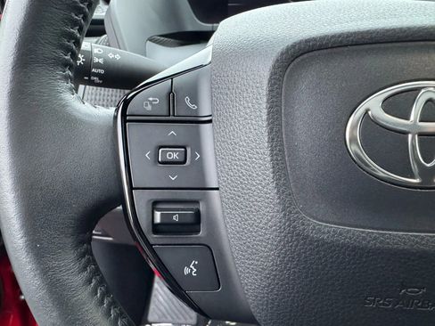 Used 2023 Toyota bZ4X AWD image 31