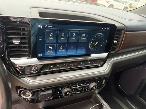 Used 2023 Chevrolet Silverado 1500 High Country w/ High Country Premium Package AWD/4WD image 16