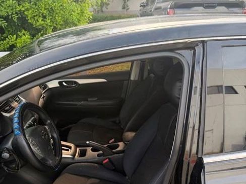 Used 2016 Nissan Sentra S FWD image 4