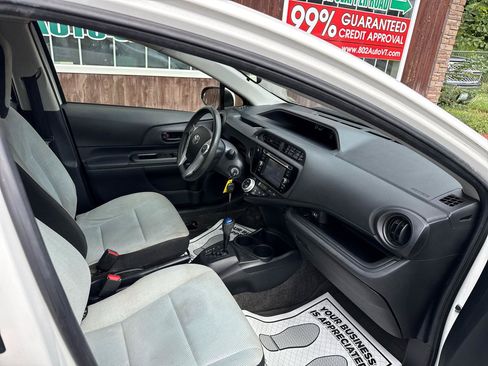 Used 2015 Toyota Prius C One FWD image 10