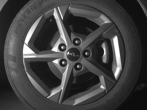Used 2025 Kia K4 FWD image 13