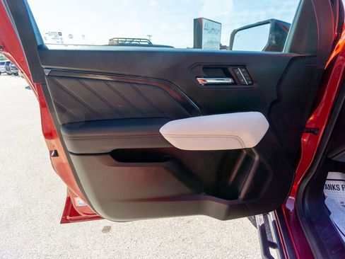 Used 2023 GMC Canyon AT4X image 17